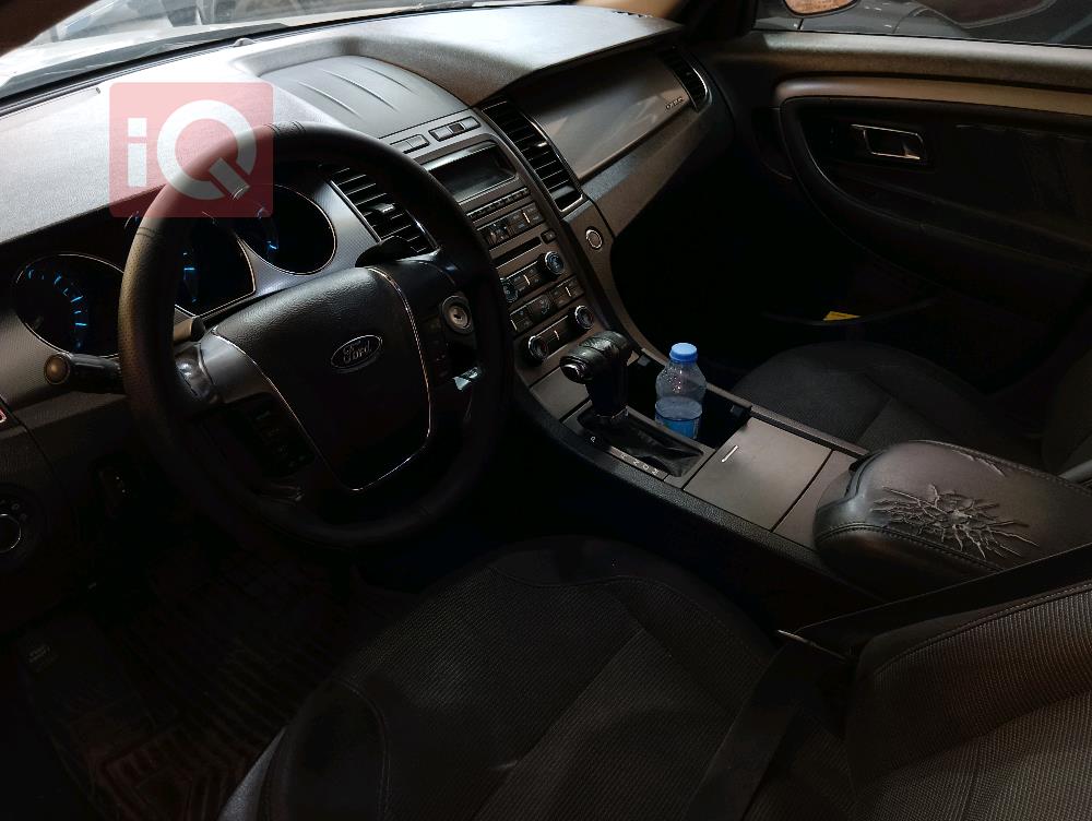 Ford Taurus